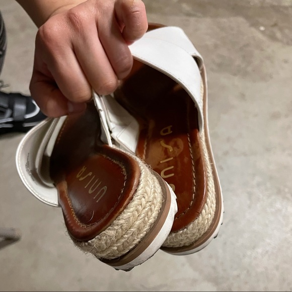 White sandals - Picture 3 of 6